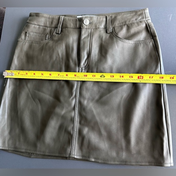 Marc New York Jeans Women's Faux Leather mini skirt dark Green Size 6 - Picture 9 of 10